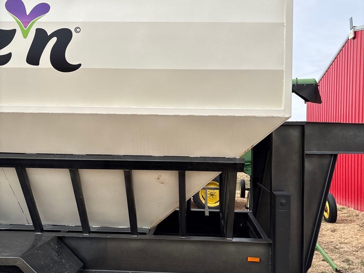 triple-r-500bu-gooseneck-hopper-trailer-image-15