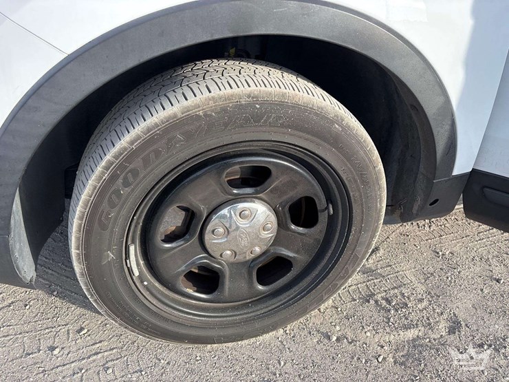 2018-ford-explorer-image-24