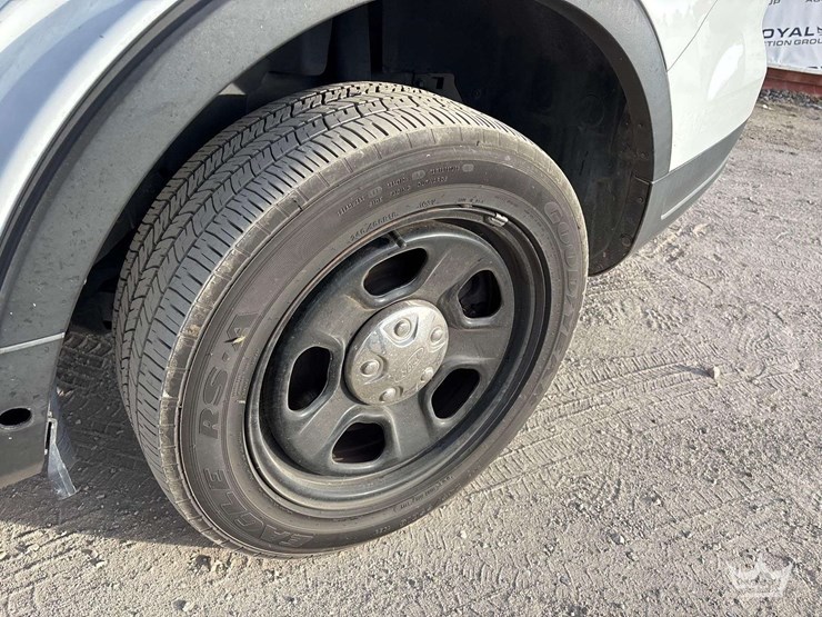 2018-ford-explorer-image-23