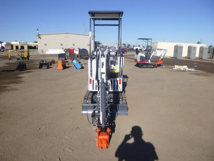 bttl-et15h-6-hydraulic-excavator-image-6