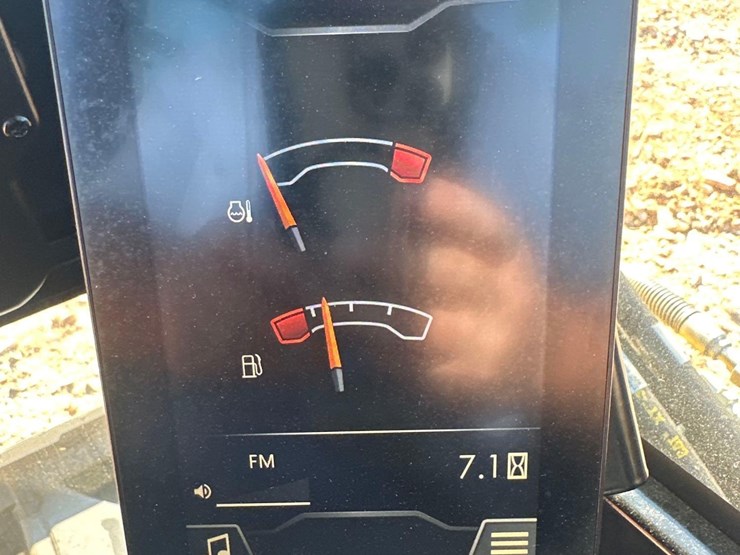 2025-caterpillar-305.5-image-28