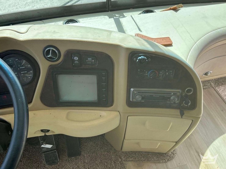 2006-freightliner-tuscany-4077-40ft-class-a-motorhome-image-23