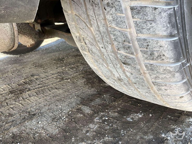 2015-ford-explorer-image-33