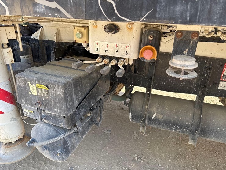 2020-putzmeister/sany-sy38z-200-38m-mounted-on-2020-mack-te64-6x4-concrete-pump-truck-image-28