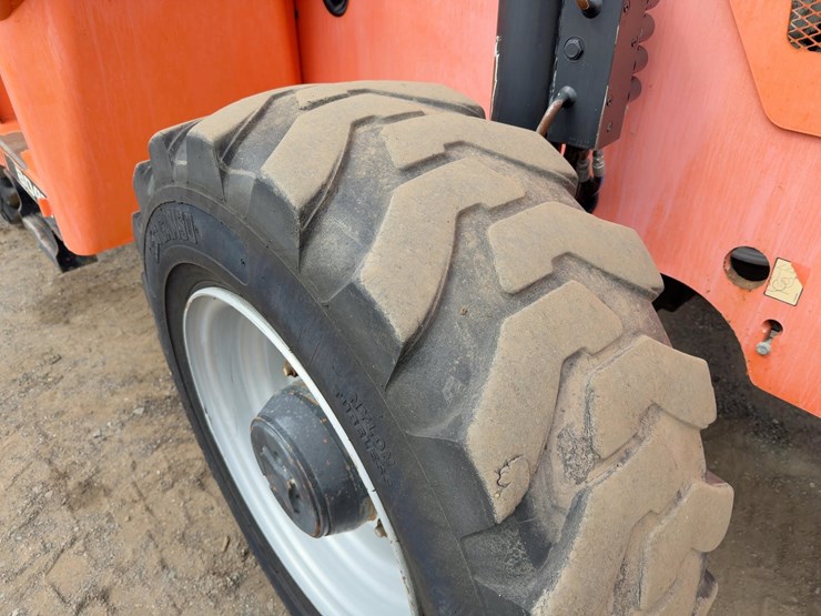 2018-sky-trak-8042-image-11