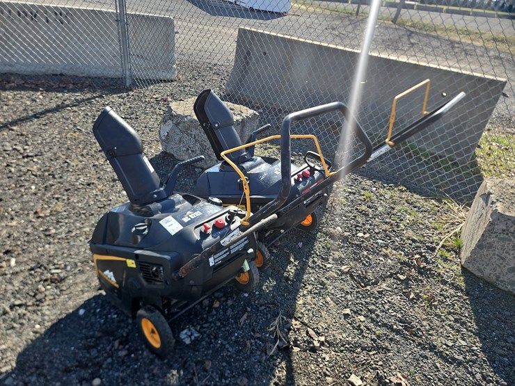 (2)-mccullough-mc621es-snow-throwers-image-2