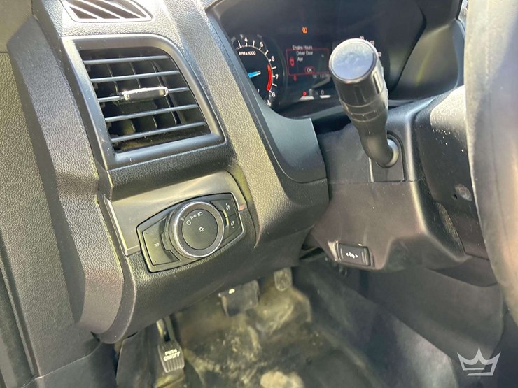 2018-ford-explorer-image-15