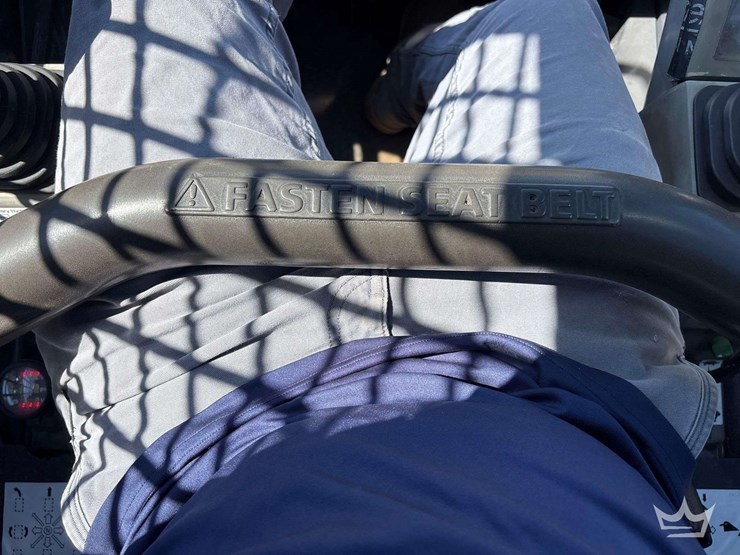 2011-takeuchi-tl250-image-13