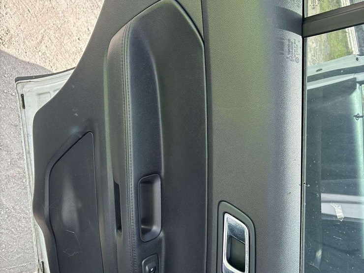 2017-ford-explorer-image-22