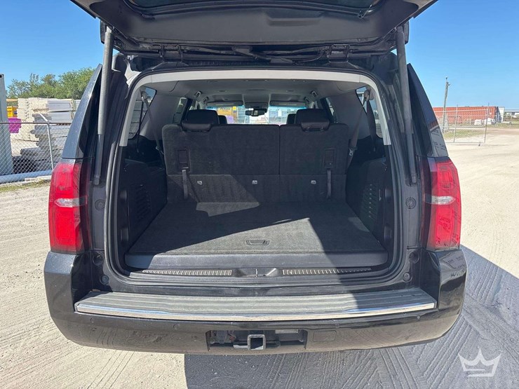 2018-chevrolet-suburban-image-13