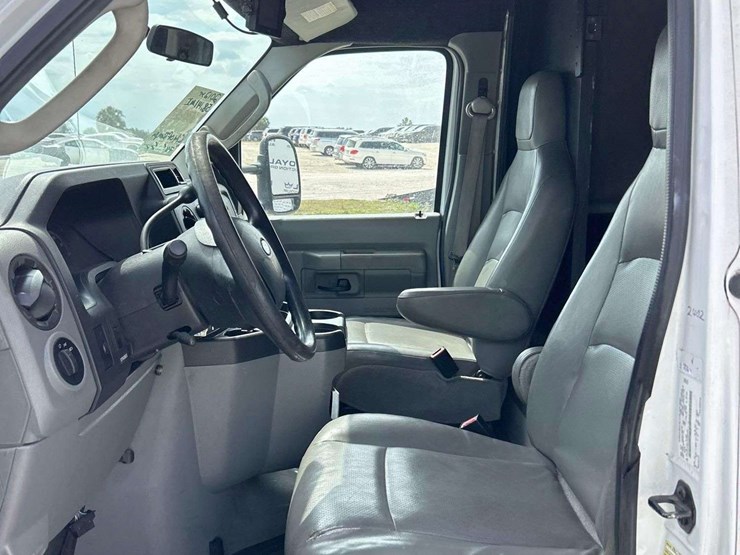 2012-ford-e450-image-11