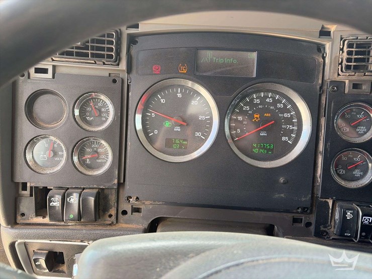 2018-kenworth-t800-image-13