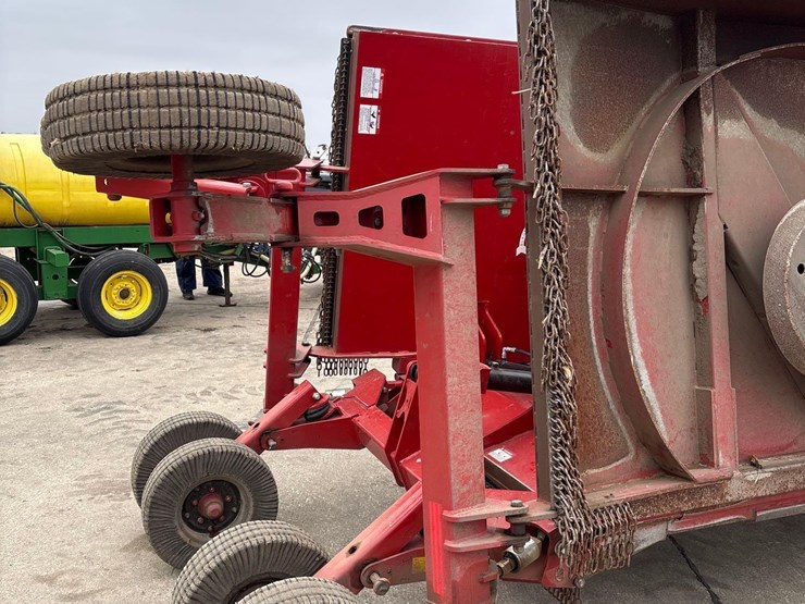 2023-buhler-y1531-15ft-batwing-mower-image-25