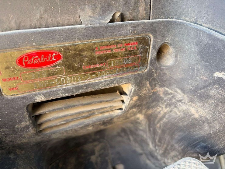 2007-peterbilt-379-image-10