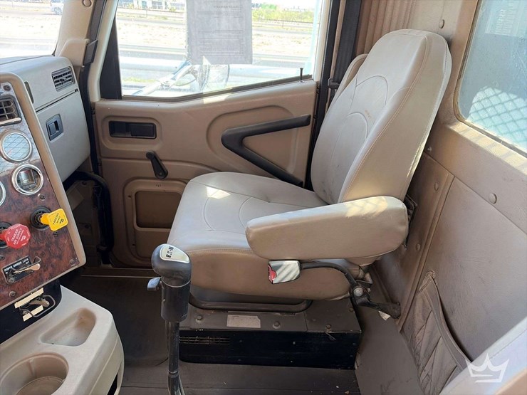 2015-international-paystar-5900i-24ft.-flatbed-truck-image-15