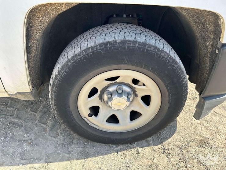 2017-chevrolet-silverado-1500-image-25