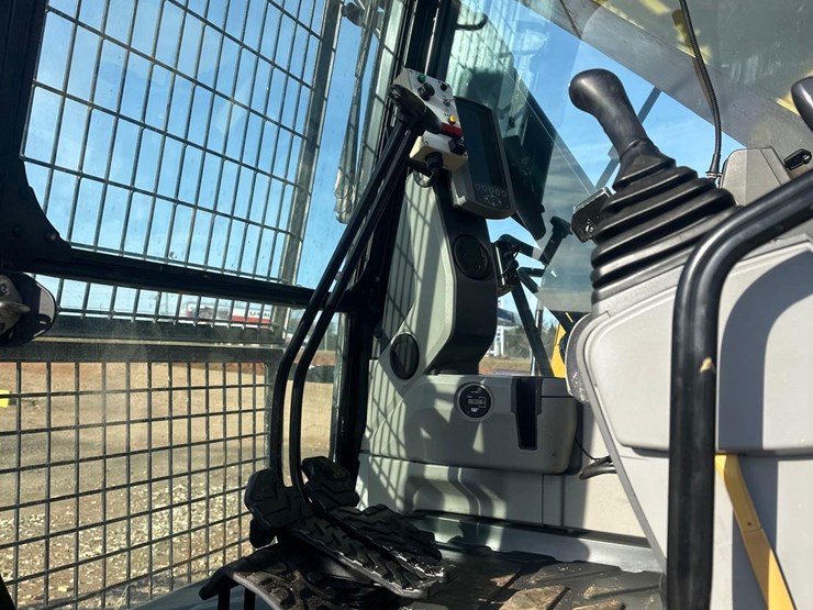 2020-caterpillar-325flcr-image-39