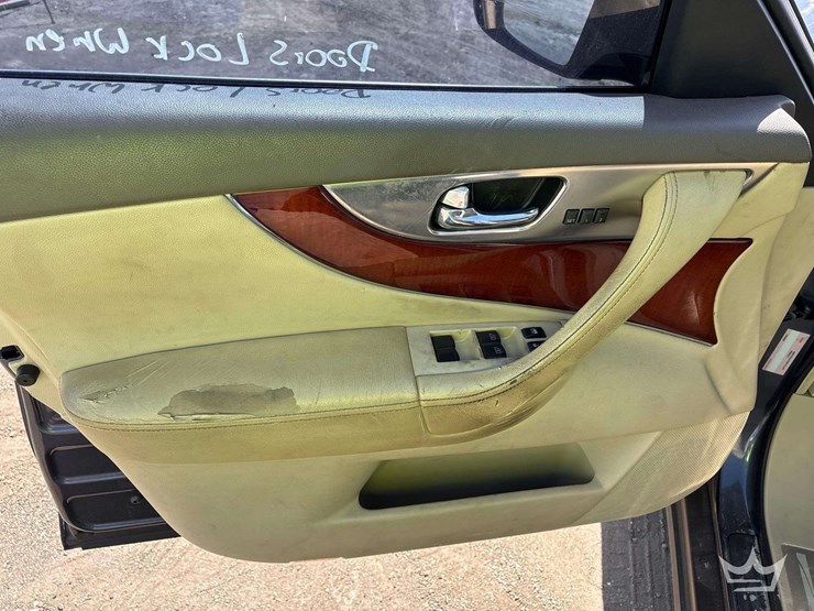 2009-infiniti-fx35-image-11