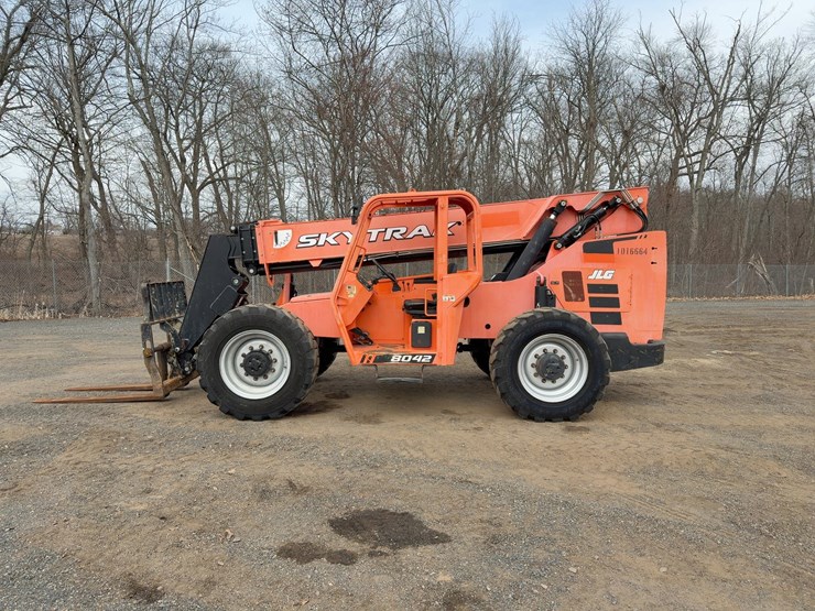 2018-sky-trak-8042-image-2