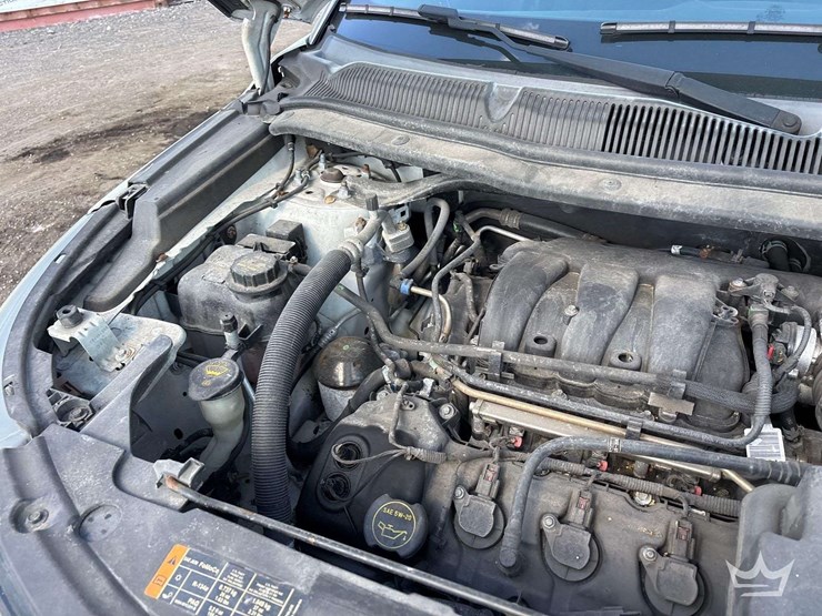 2015-ford-explorer-image-8