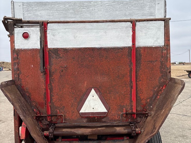 roorda-rear-unload-12ft-silage-wagon-image-23