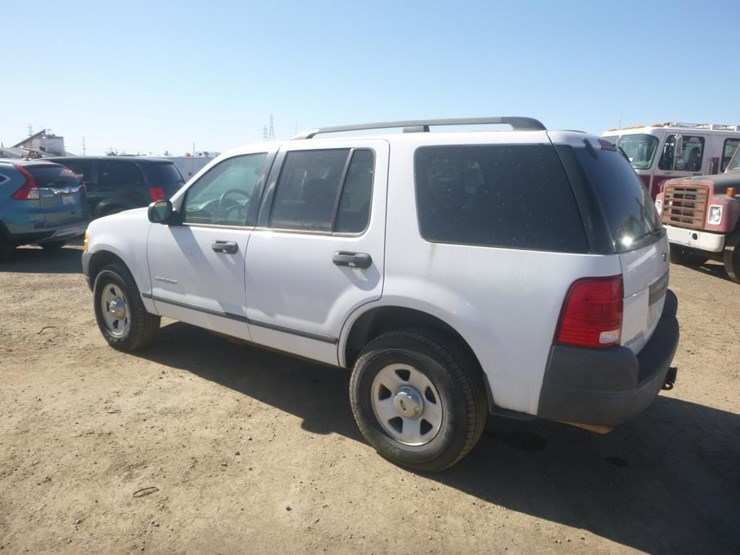 2004-ford-explorer-image-4