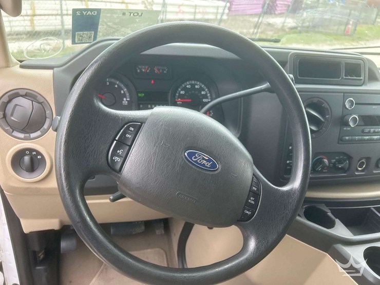 2011-ford-e350-image-19