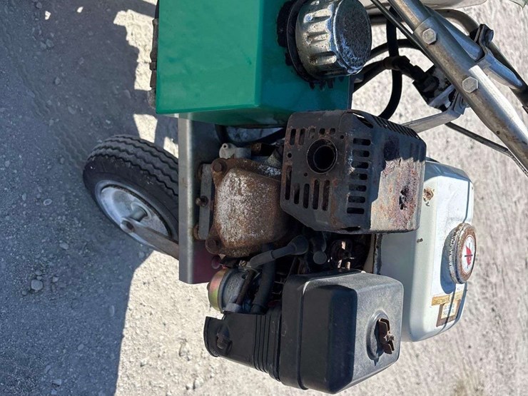 lesco-50lb-push-spreader-image-6