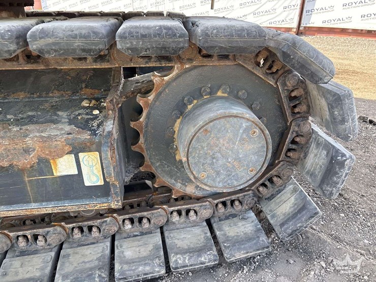 2016-deere-85g-image-19