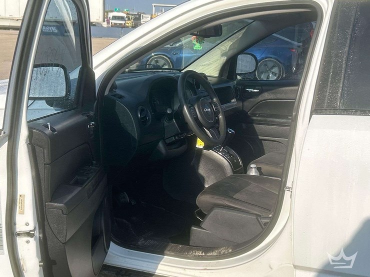 2016-jeep-compass-image-13