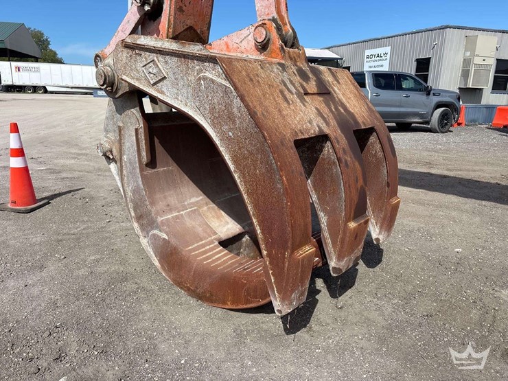 2018-hitachi-zx300-lc-6n-image-12