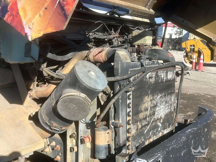 1998-freightliner-mt45-image-11