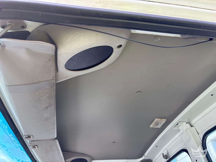 2003-sterling-l7500-image-28