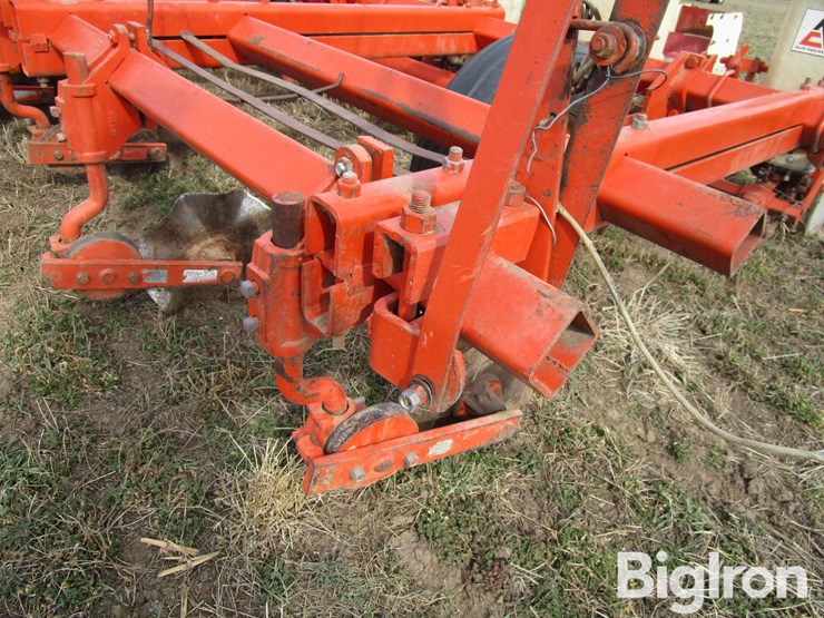 allis-chalmers-6r30-pull-type-planter-image-14