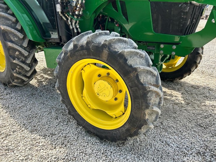 2021-john-deere-5055e-image-12