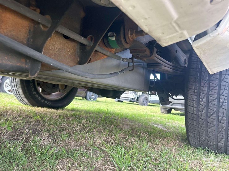 2012-chevrolet-silverado-1500-hybrid-image-21