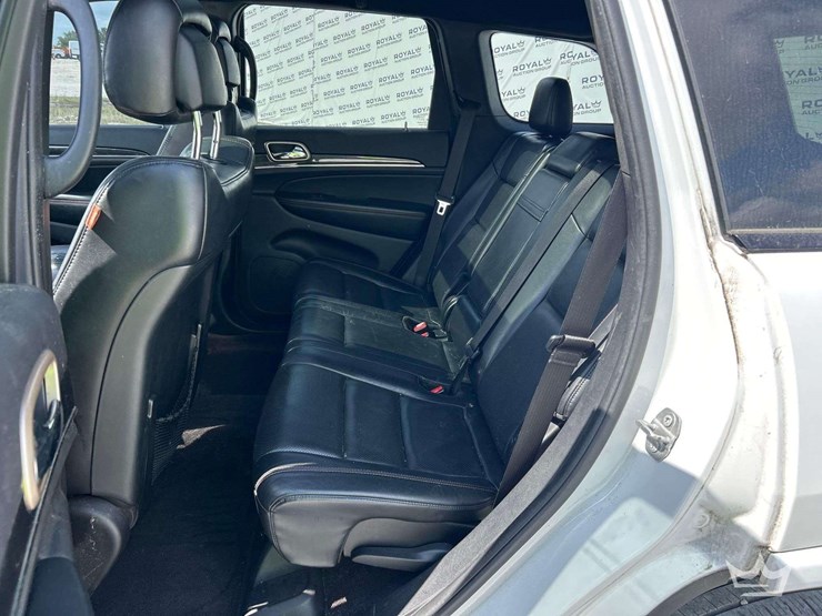 2016-jeep-grand-cherokee-image-17