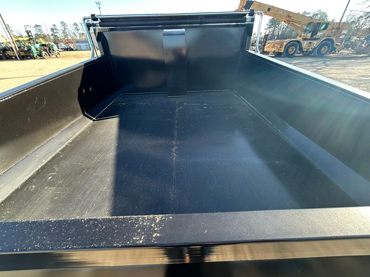 2014-dodge-ram-3500-image-18