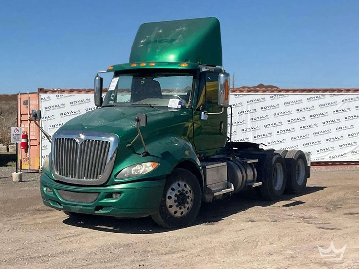 2015-international-prostar-image-1