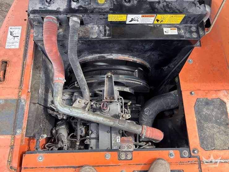 2013-hitachi-zx160-lc-image-9