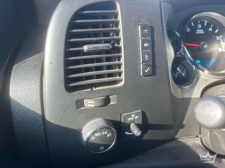 2013-gmc-sierra-2500-image-24