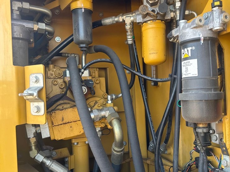 2020-caterpillar-325flcr-image-30