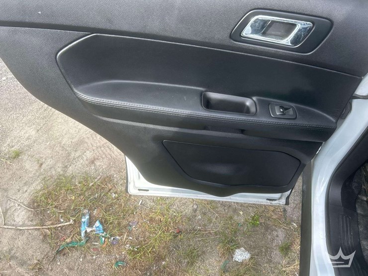 2018-ford-explorer-image-22