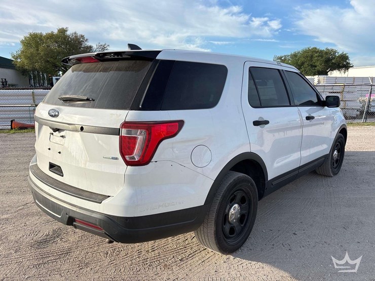 2018-ford-explorer-image-3