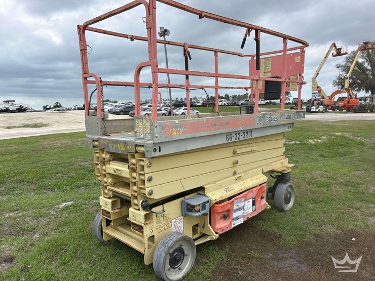 2008-jlg-3246es-image-1