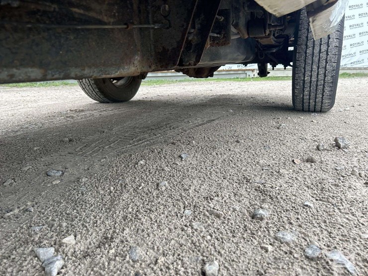 2011-chevrolet-silverado-1500-image-18