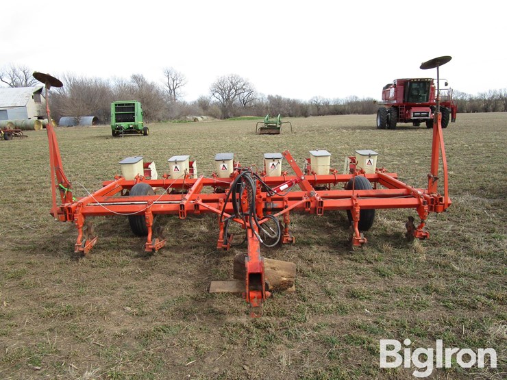 allis-chalmers-6r30-pull-type-planter-image-2