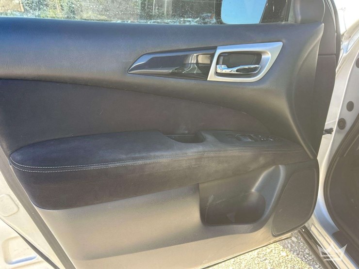 2013-nissan-pathfinder-image-11