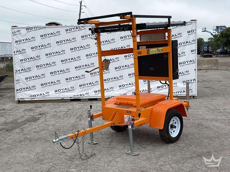 2023-solartech-silent-advisor-fd-304-towable-solar-speed-limit-board-image-1