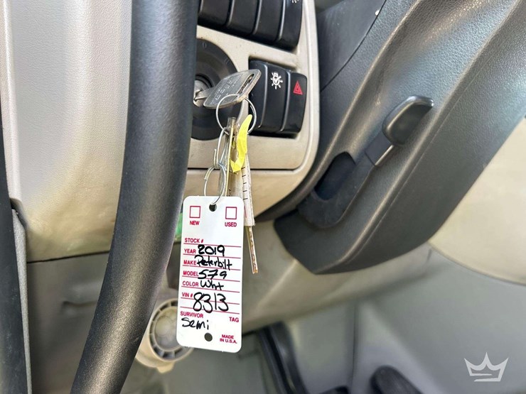 2019-peterbilt-579-image-35